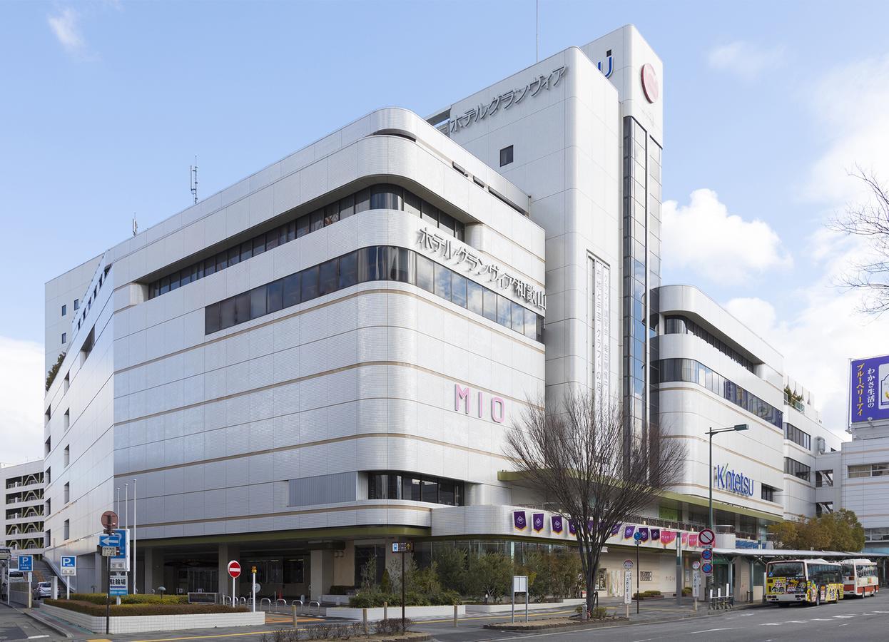 The S3 Wakayama Station Hotel Exterior photo